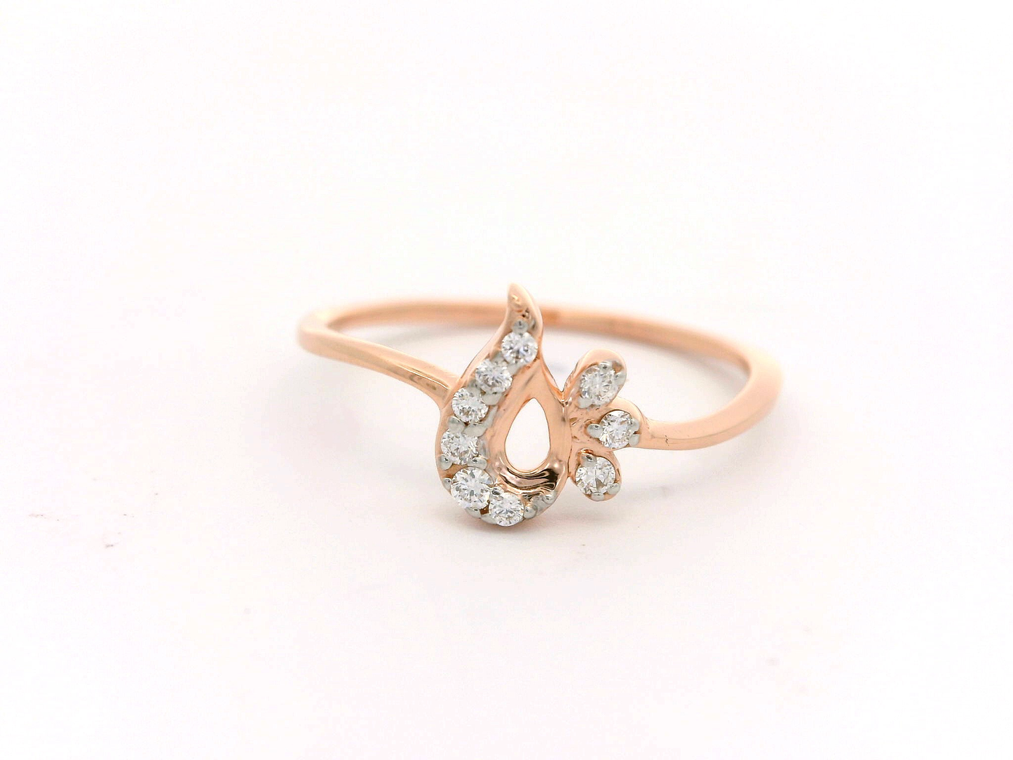Elegant Diamond Ring