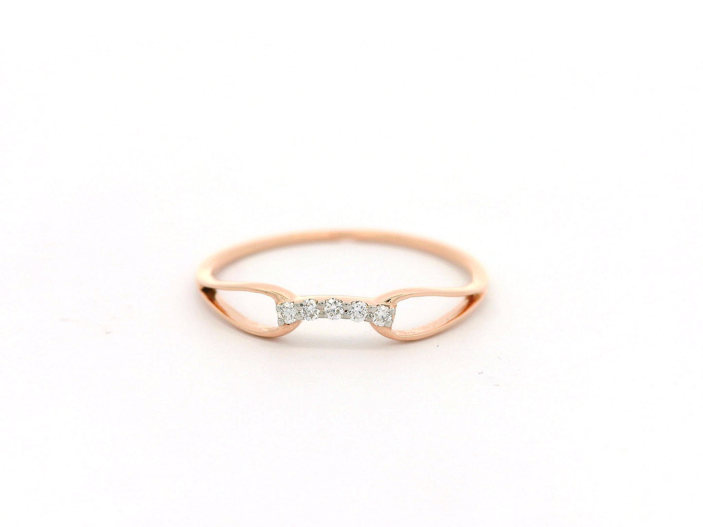 Elegant Rose Gold Diamond Ring