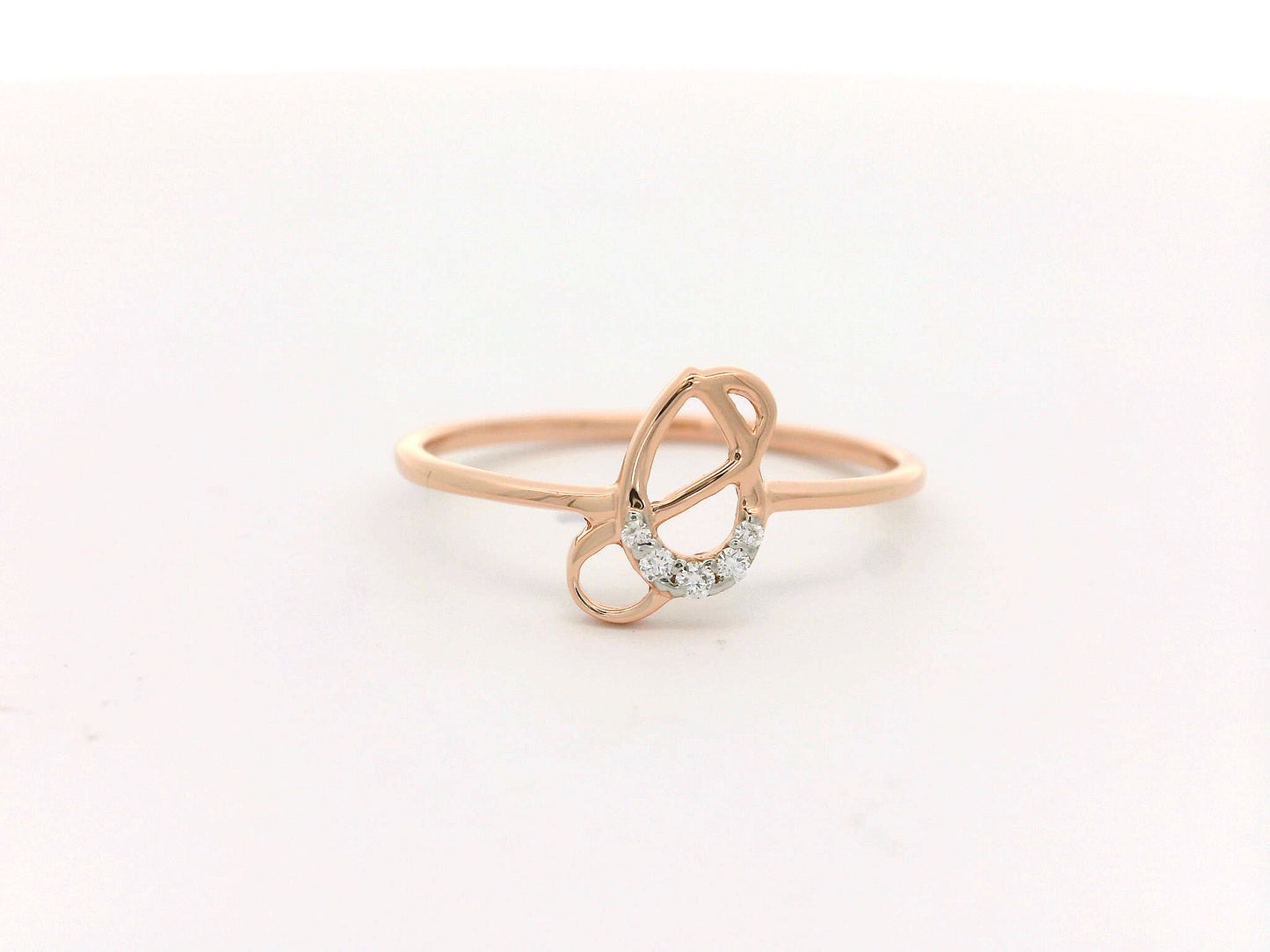Elegant Rose Gold Diamond Ring