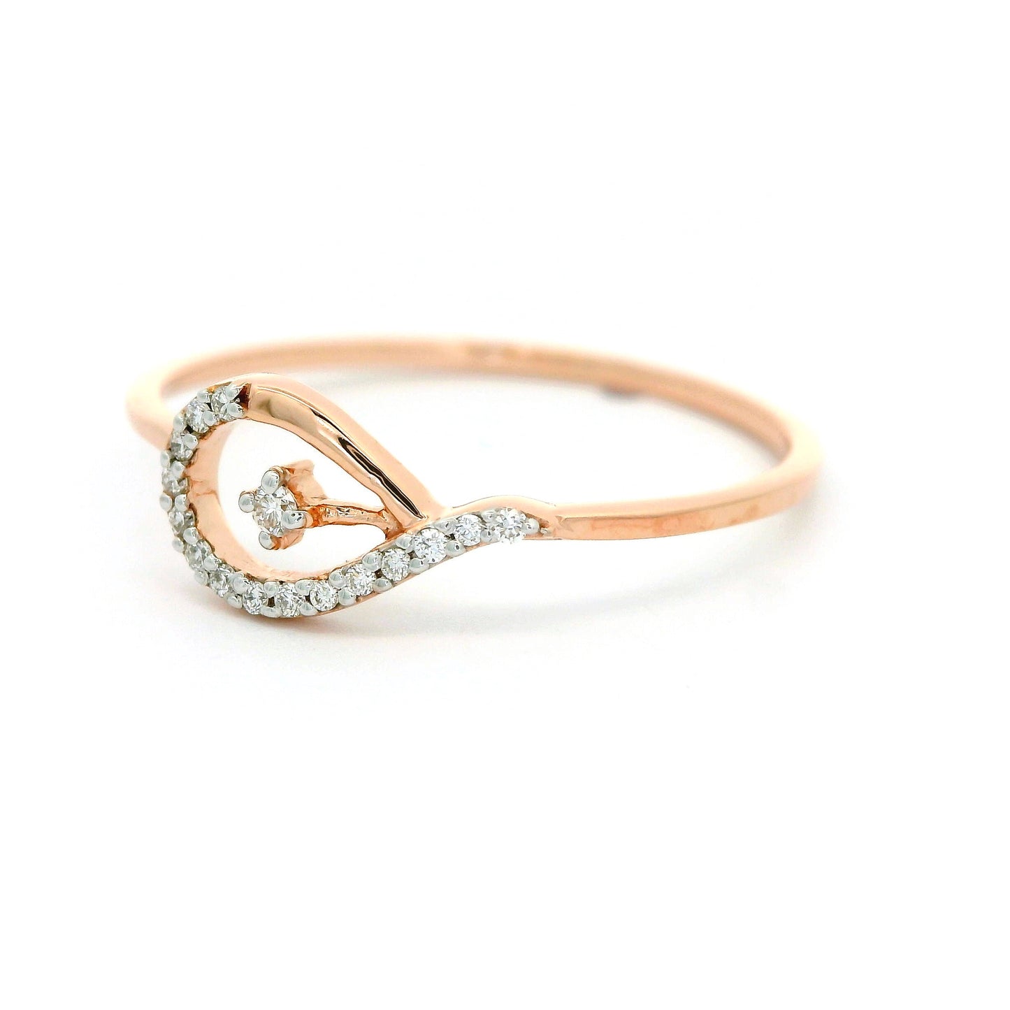 Elegant Rose Gold Diamond Ring
