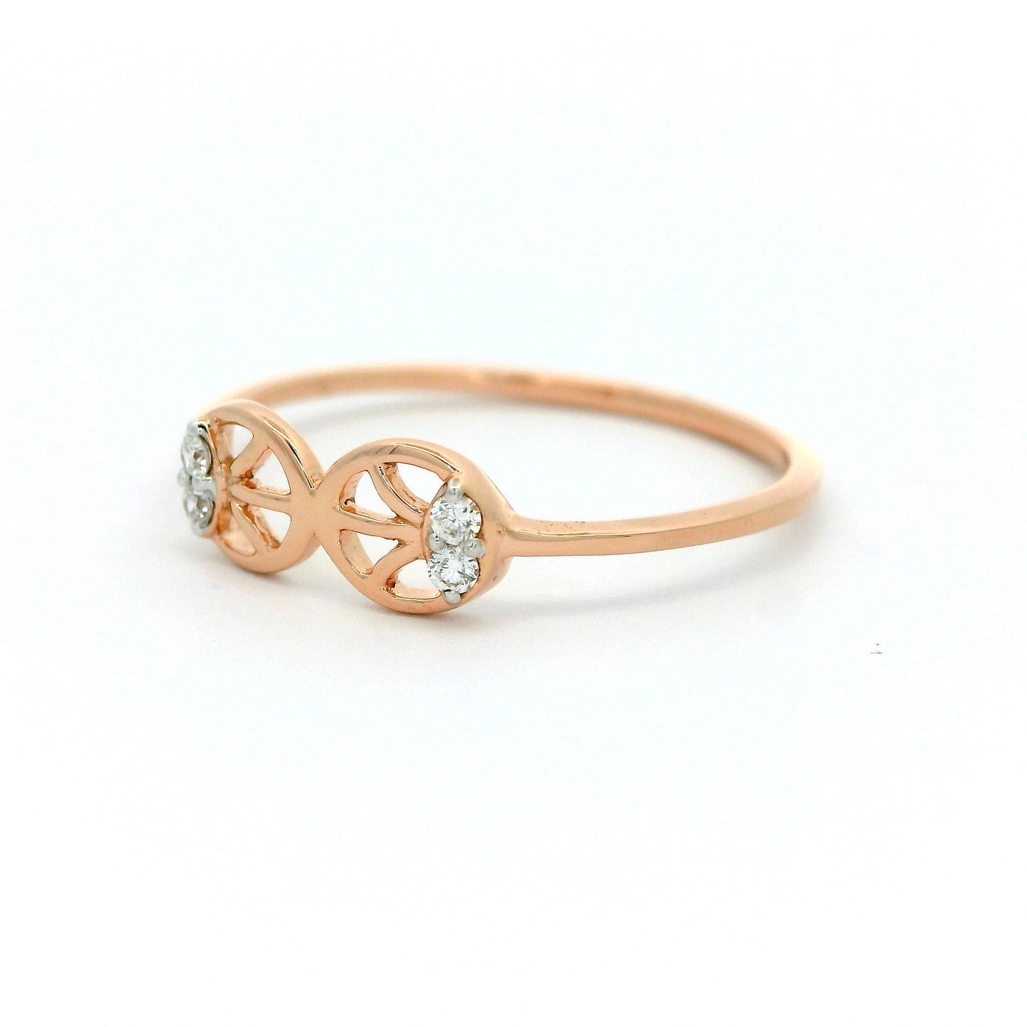 Elegant Rose Gold Ring with Diamonds