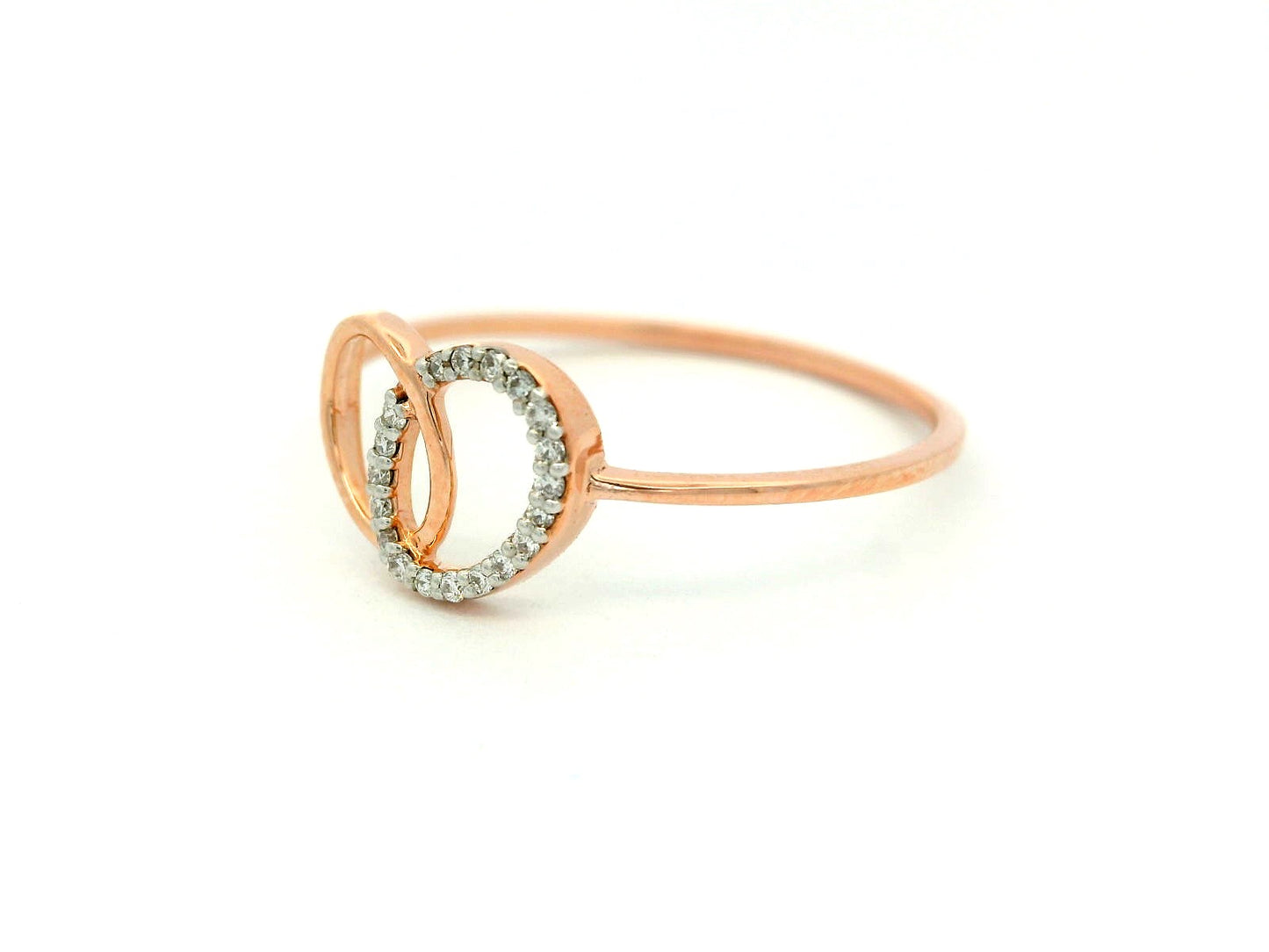 Elegant Interlocking Ring