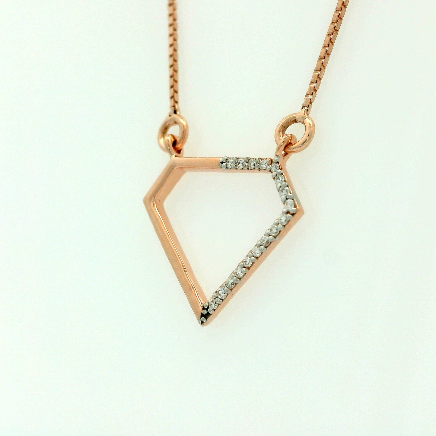 Elegant Diamond-Shaped Pendant