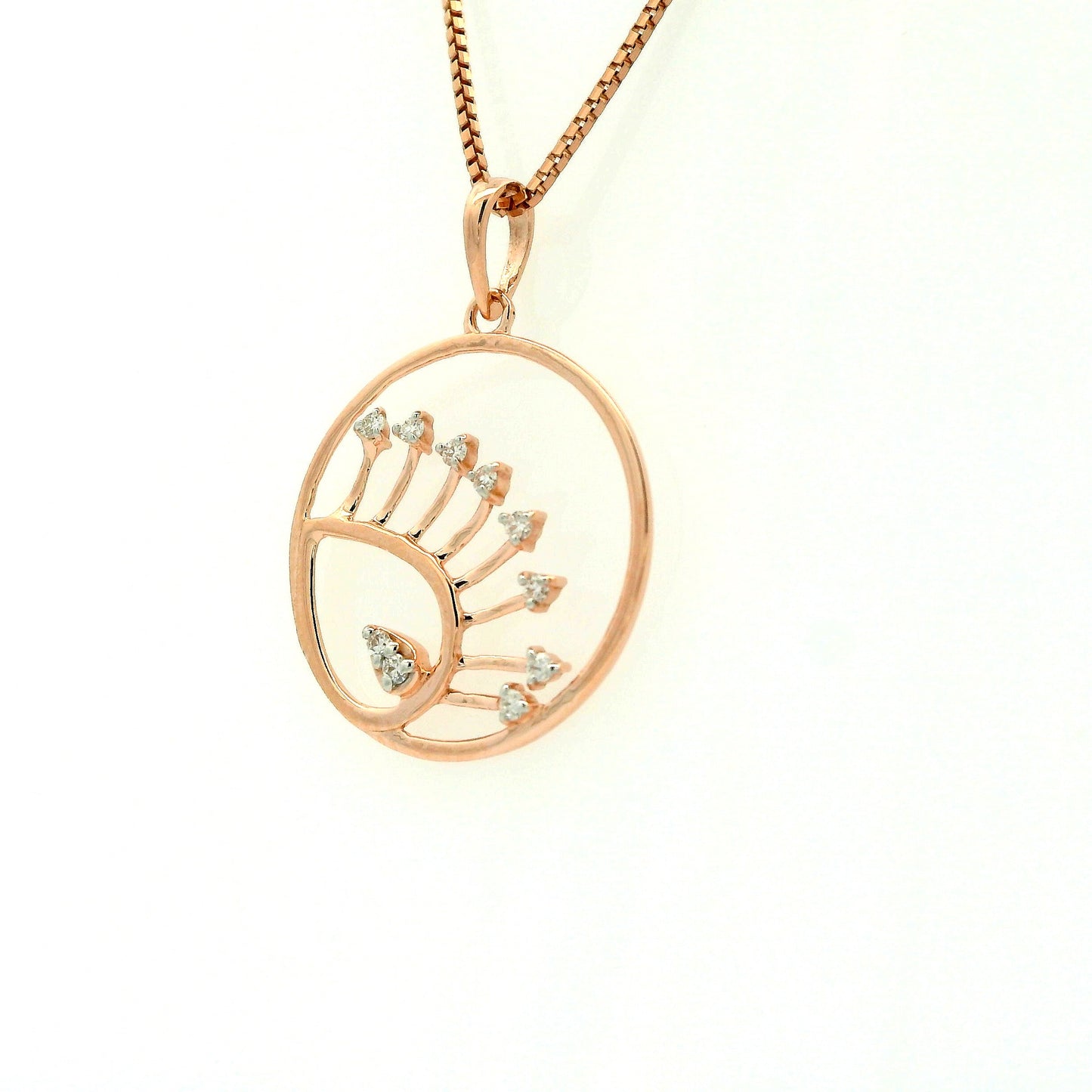 Elegant Eye-Catching Pendant