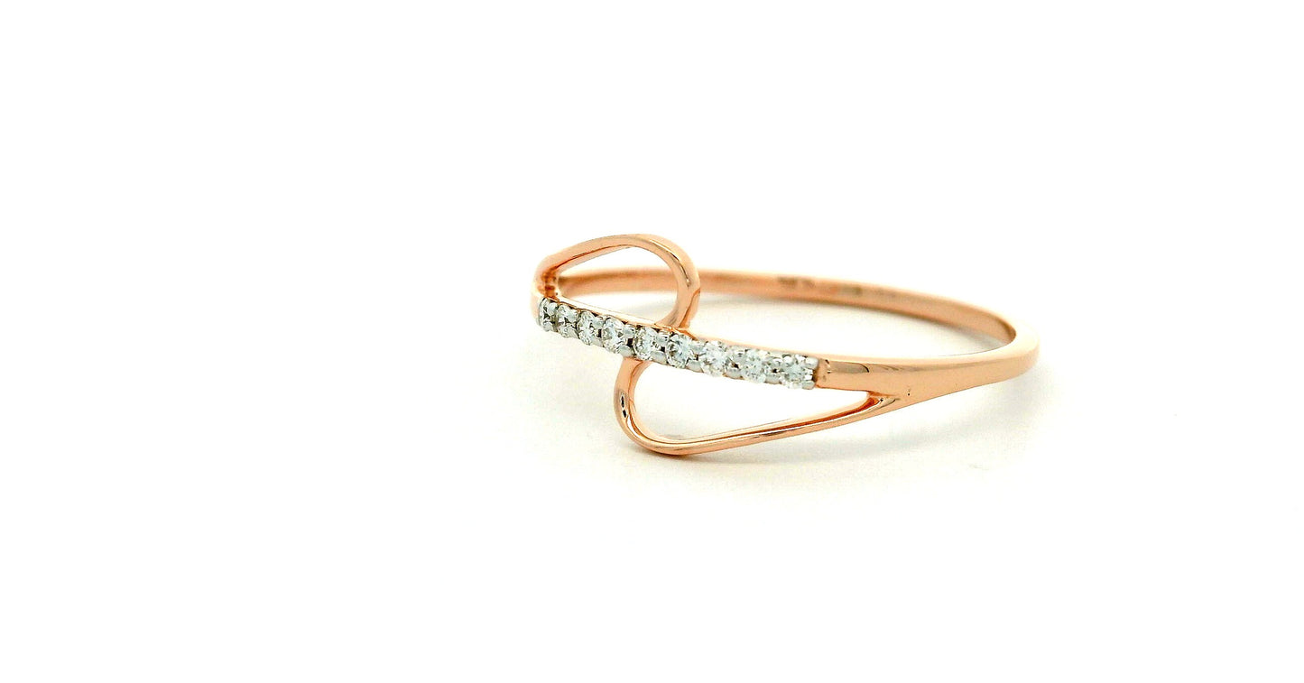 Elegant Rose Gold Diamond Ring