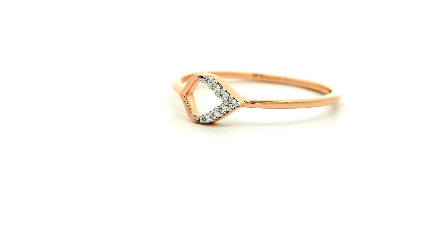 Elegant Diamond Ring