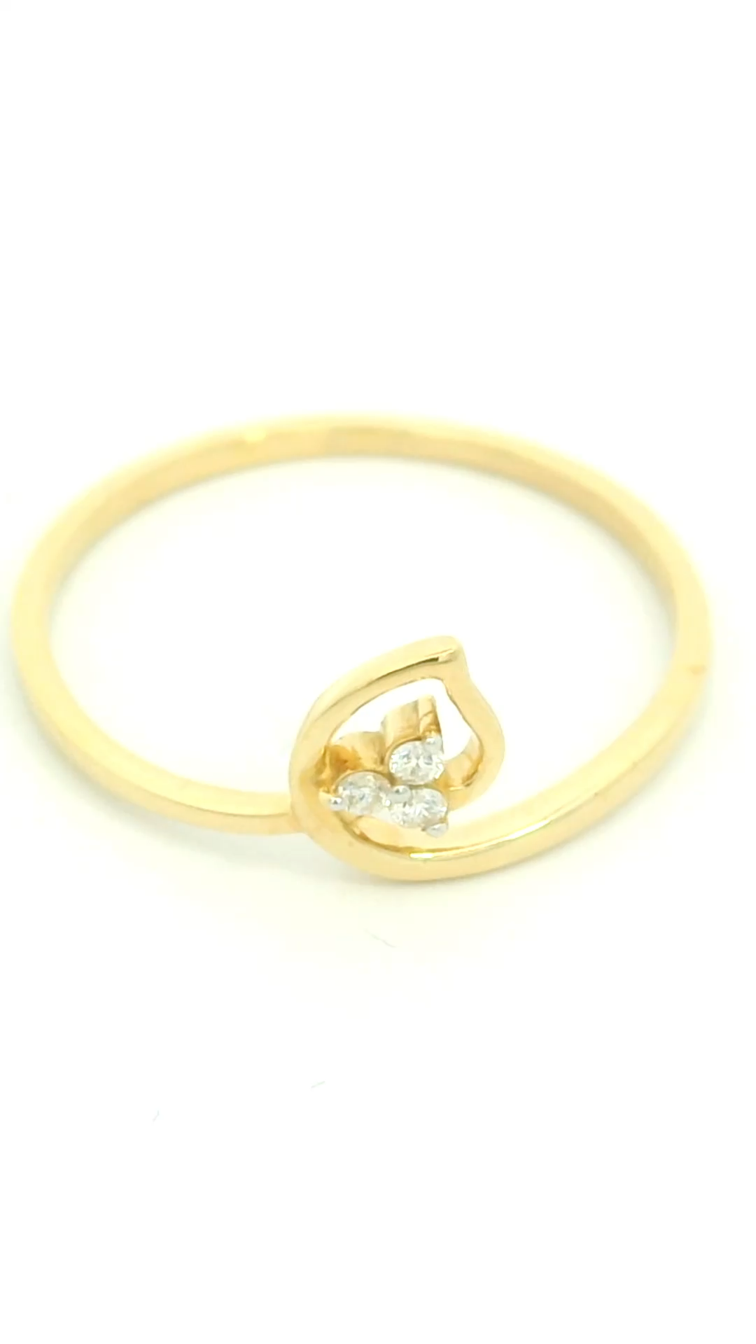 Elegant Rose Gold Diamond Ring