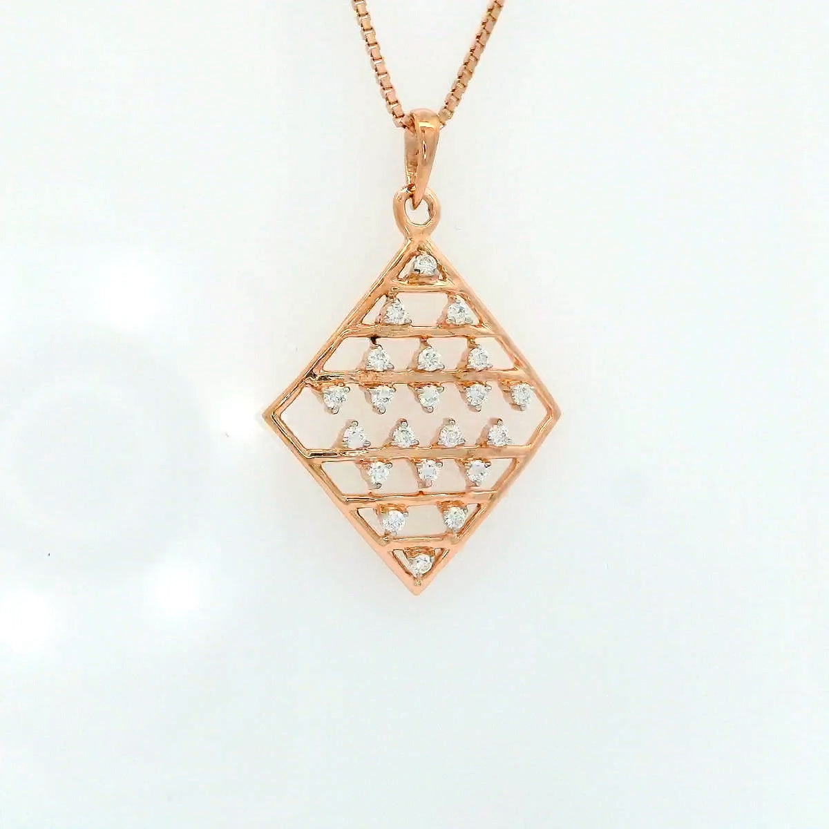 Elegant Diamond Pendant in Rose Gold