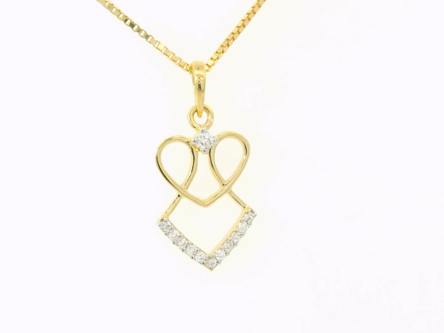 Elegant Gold Heart Pendant