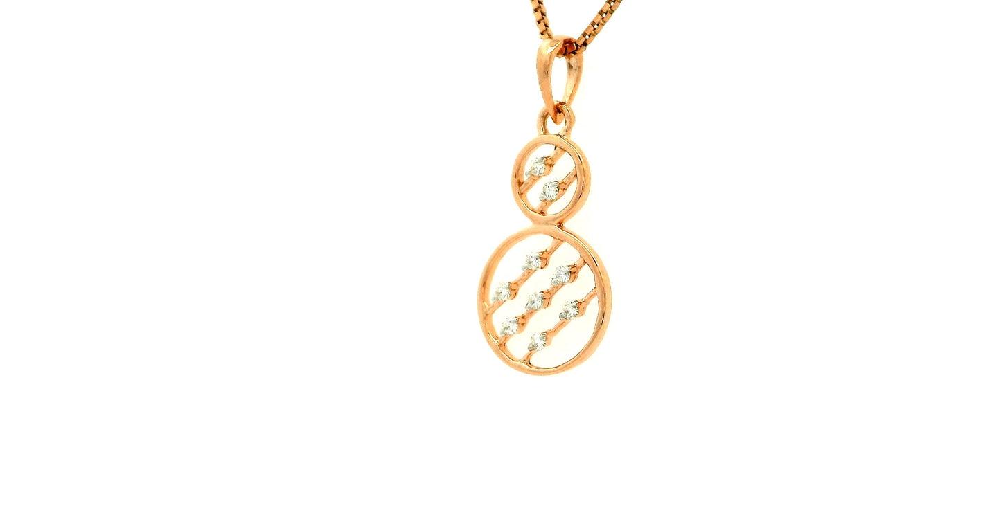 Elegant Gold Pendant with Intricate Design