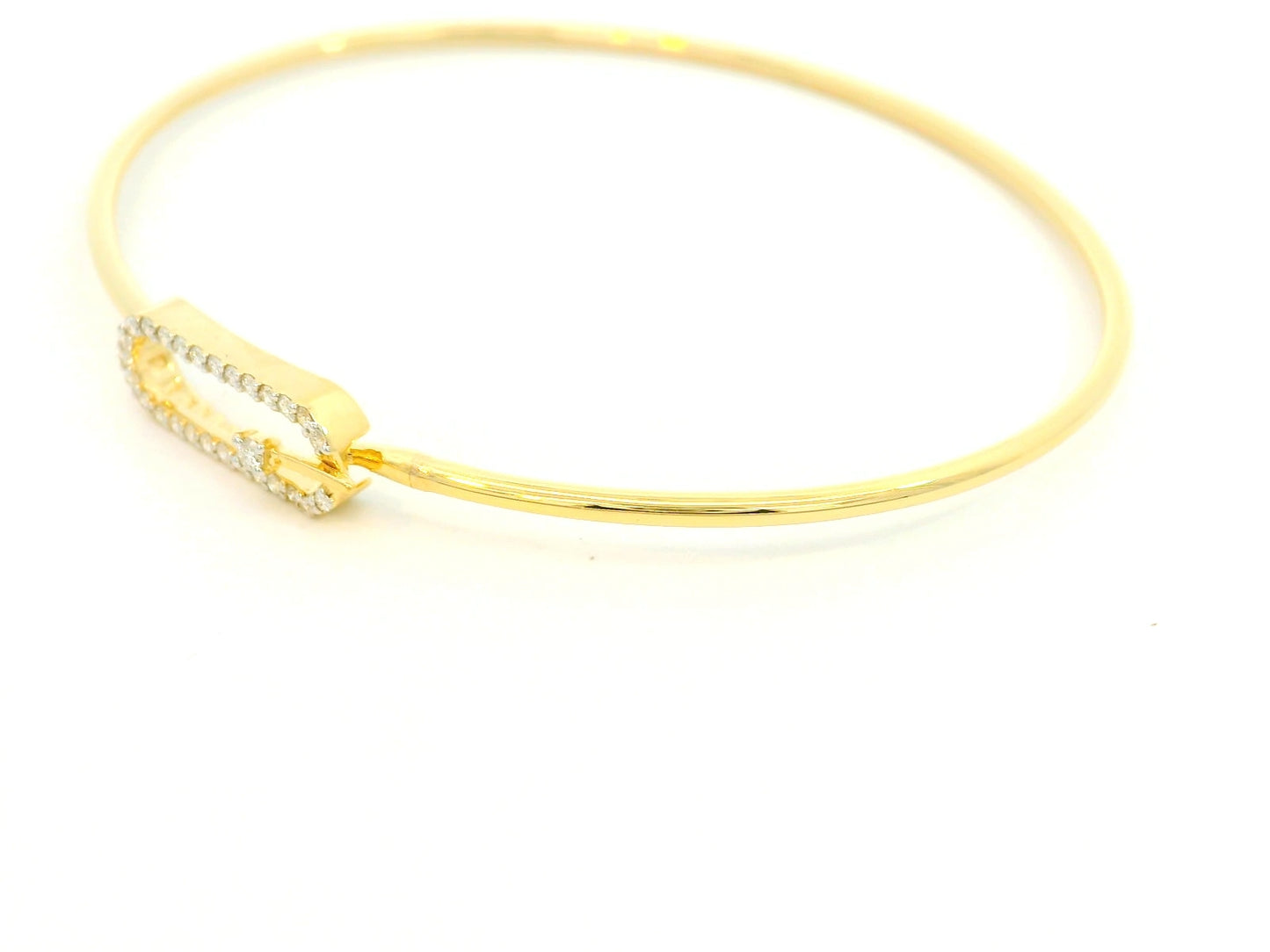 Elegant Gold Bracelet with Diamond Accent