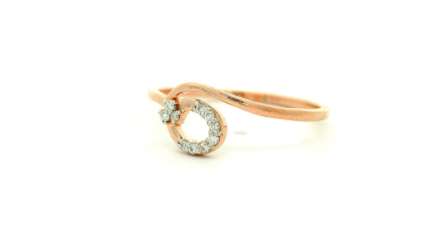 Elegant Rose Gold Diamond Ring