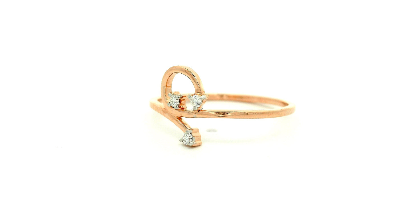Elegant Rose Gold Ring with Diamonds