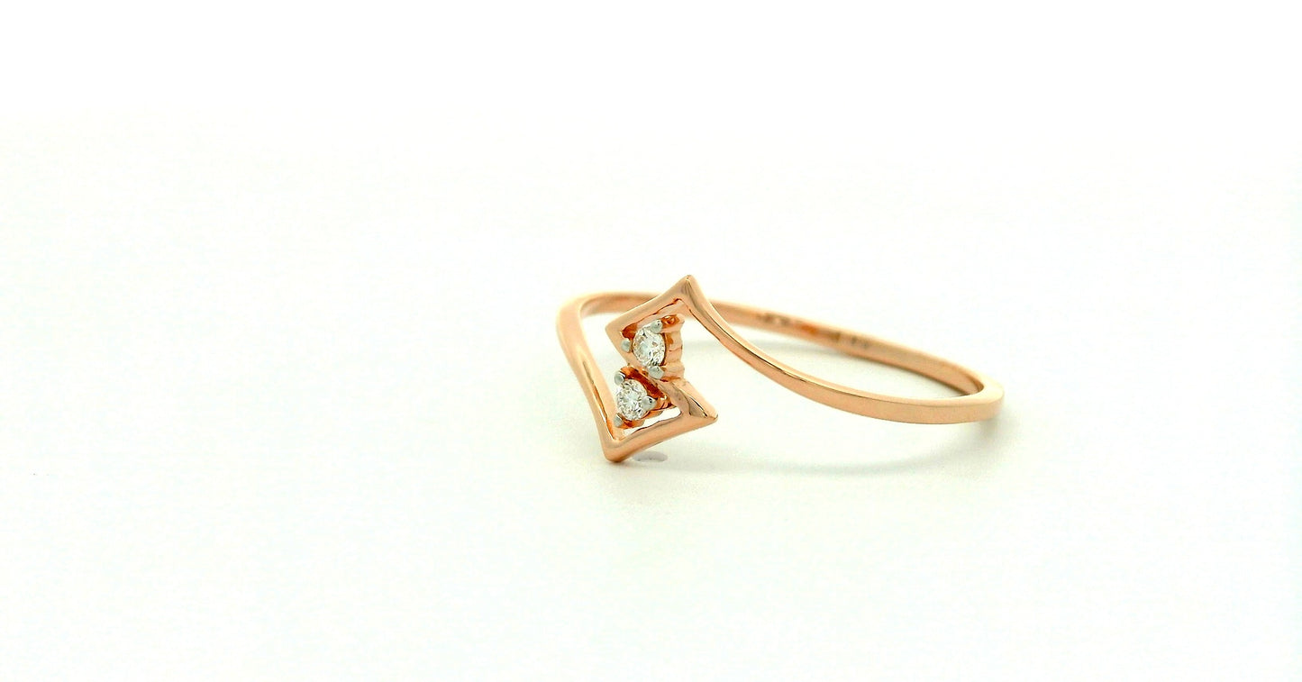 Elegant Rose Gold Diamond Ring