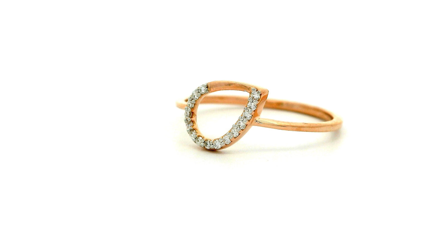 Elegant Rose Gold Diamond Ring