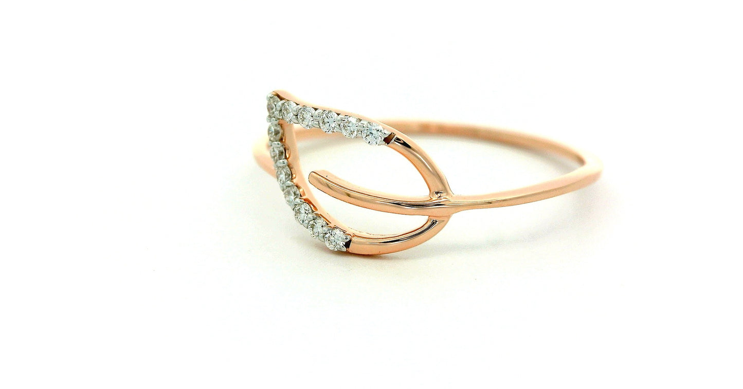 Elegant Rose Gold Diamond Ring