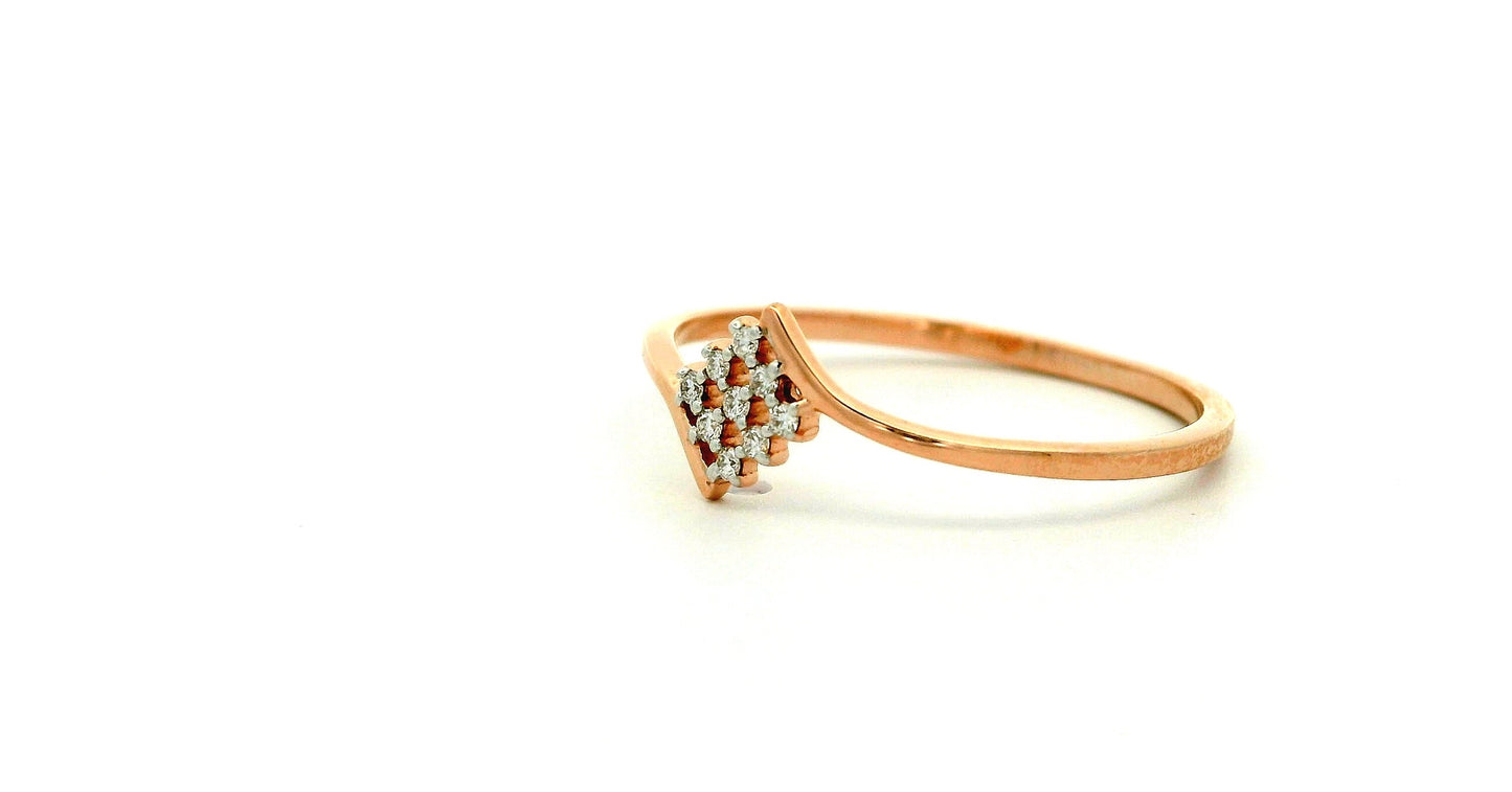 Elegant Rose Gold Diamond Ring