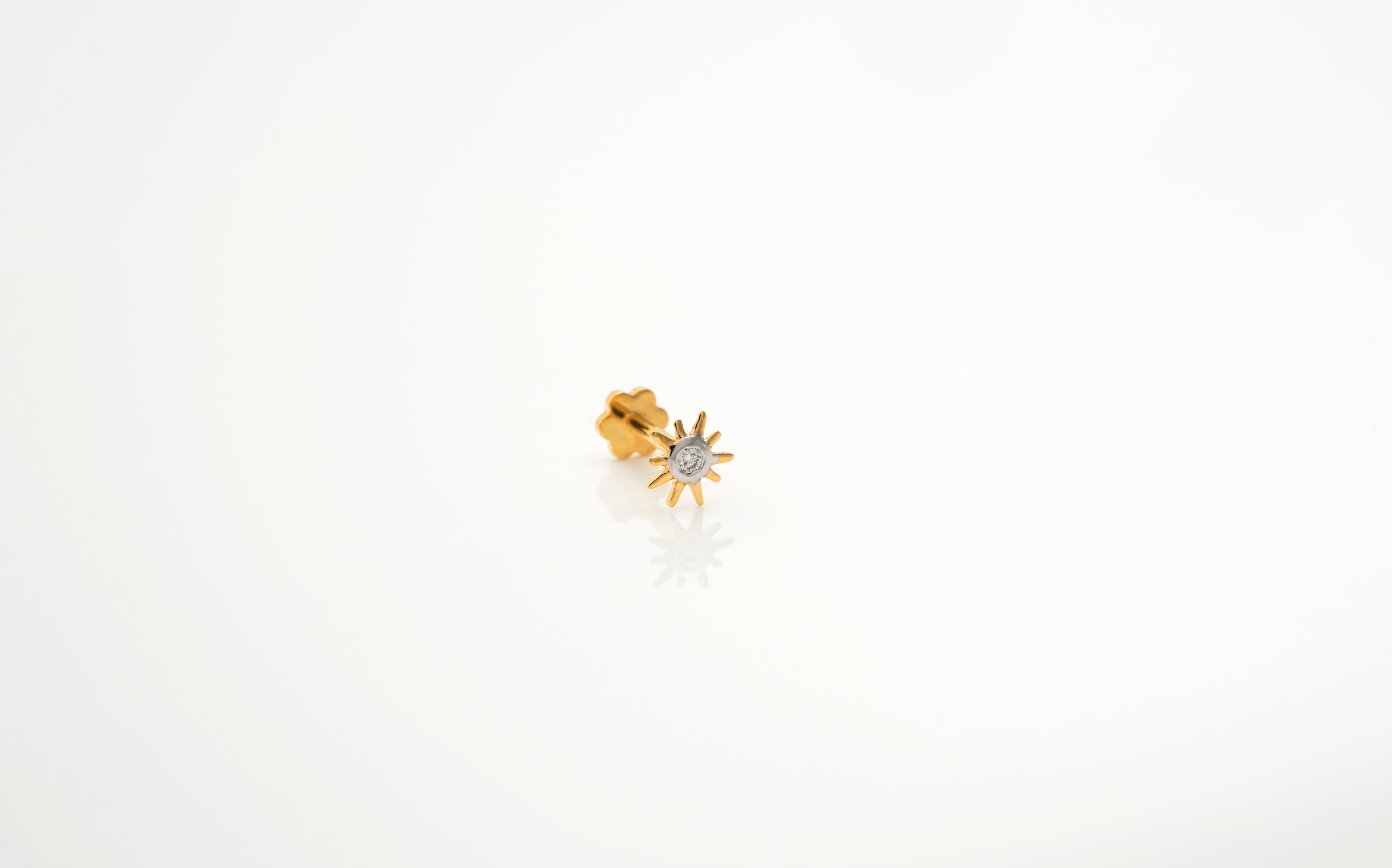 Solitaire Sun Nose pin  -NPD123