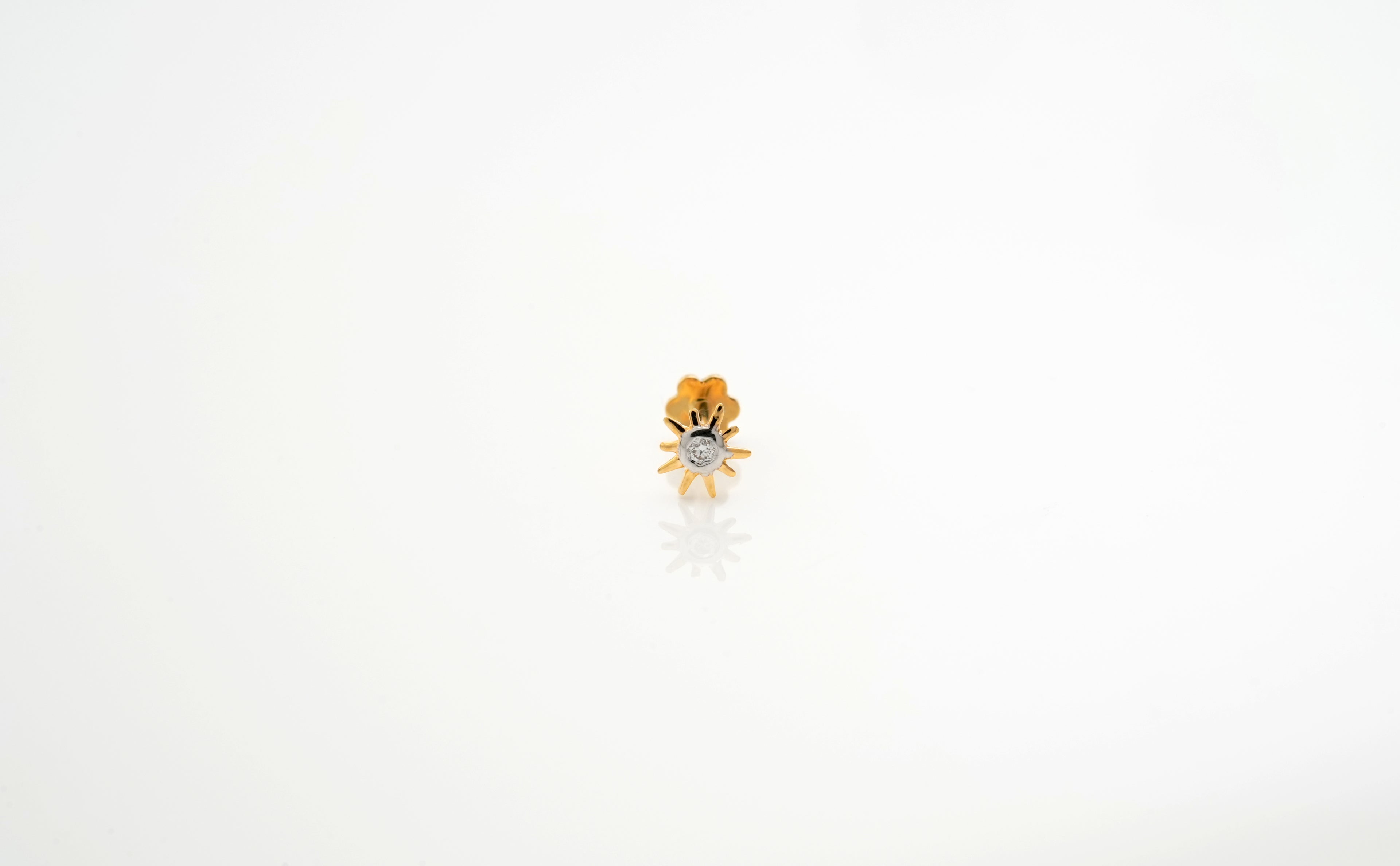 Solitaire Sun Nose pin  -NPD123