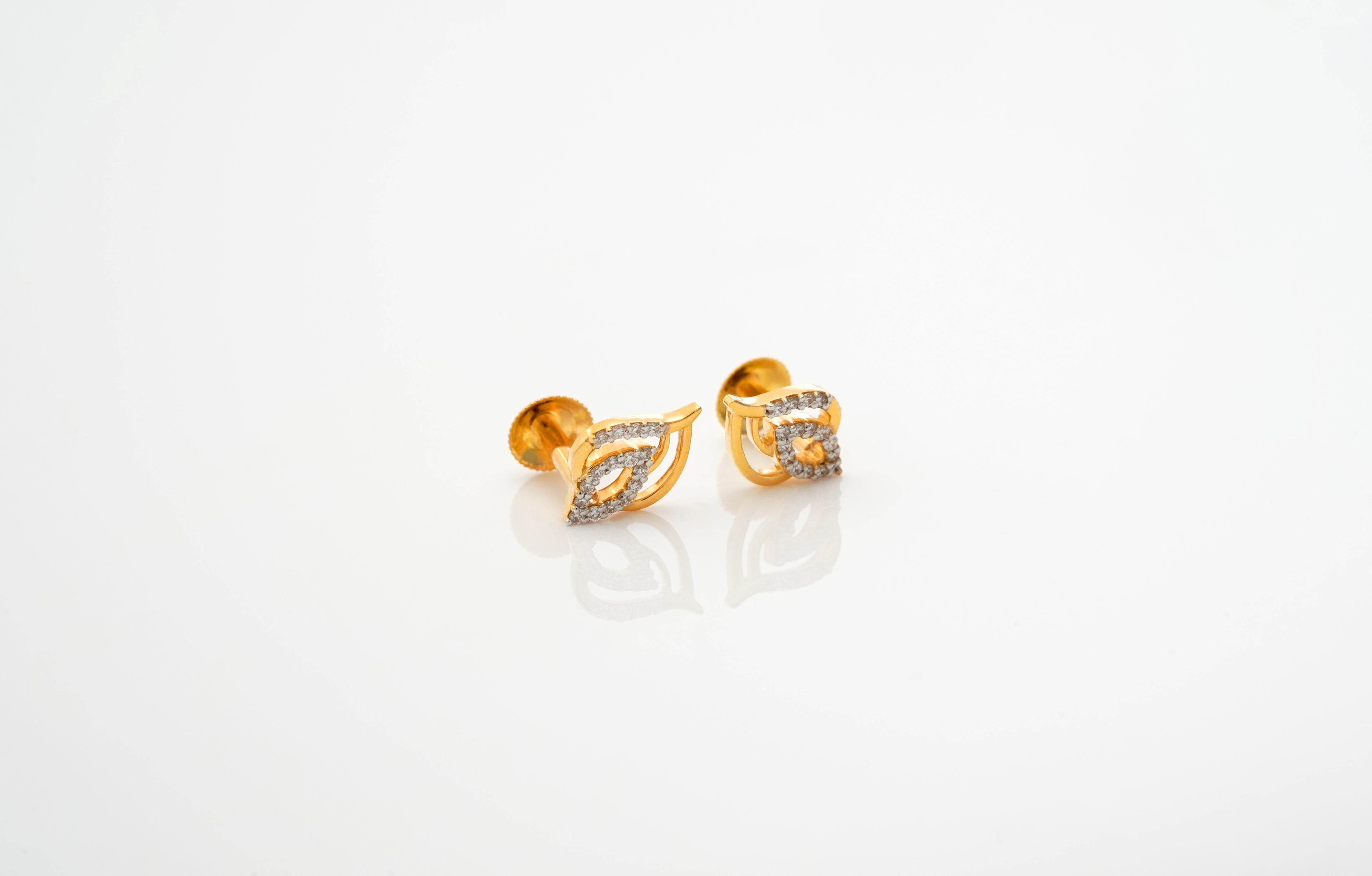 Gleaming Flora Earrings - STDD303
