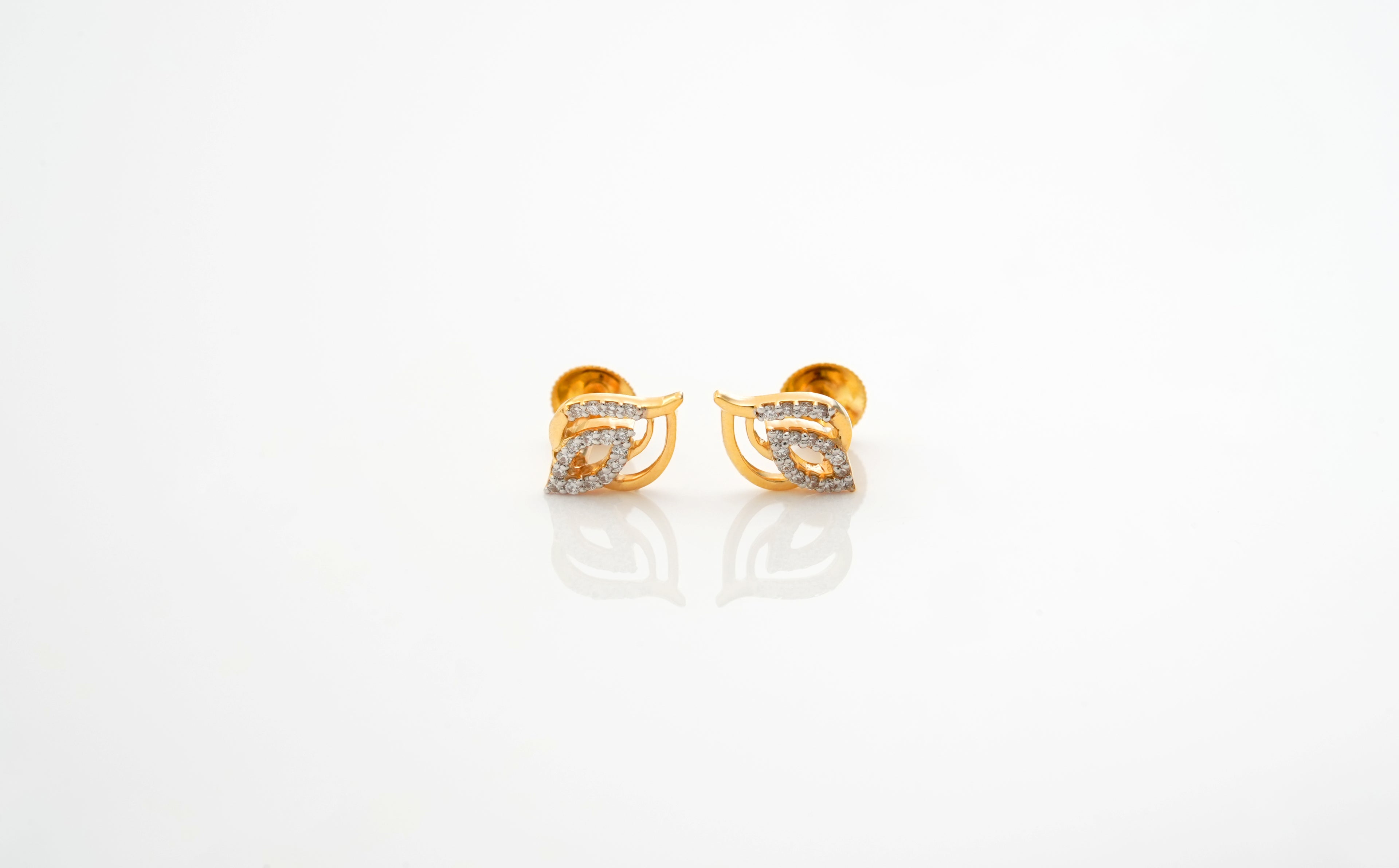 Gleaming Flora Earrings - STDD303