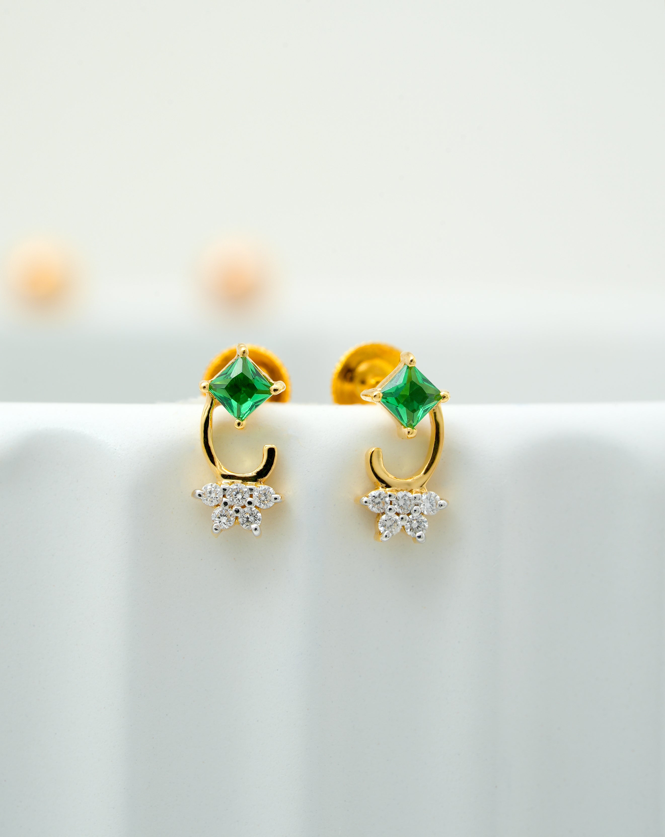 Celestia Verde Curve stud -CSTD30