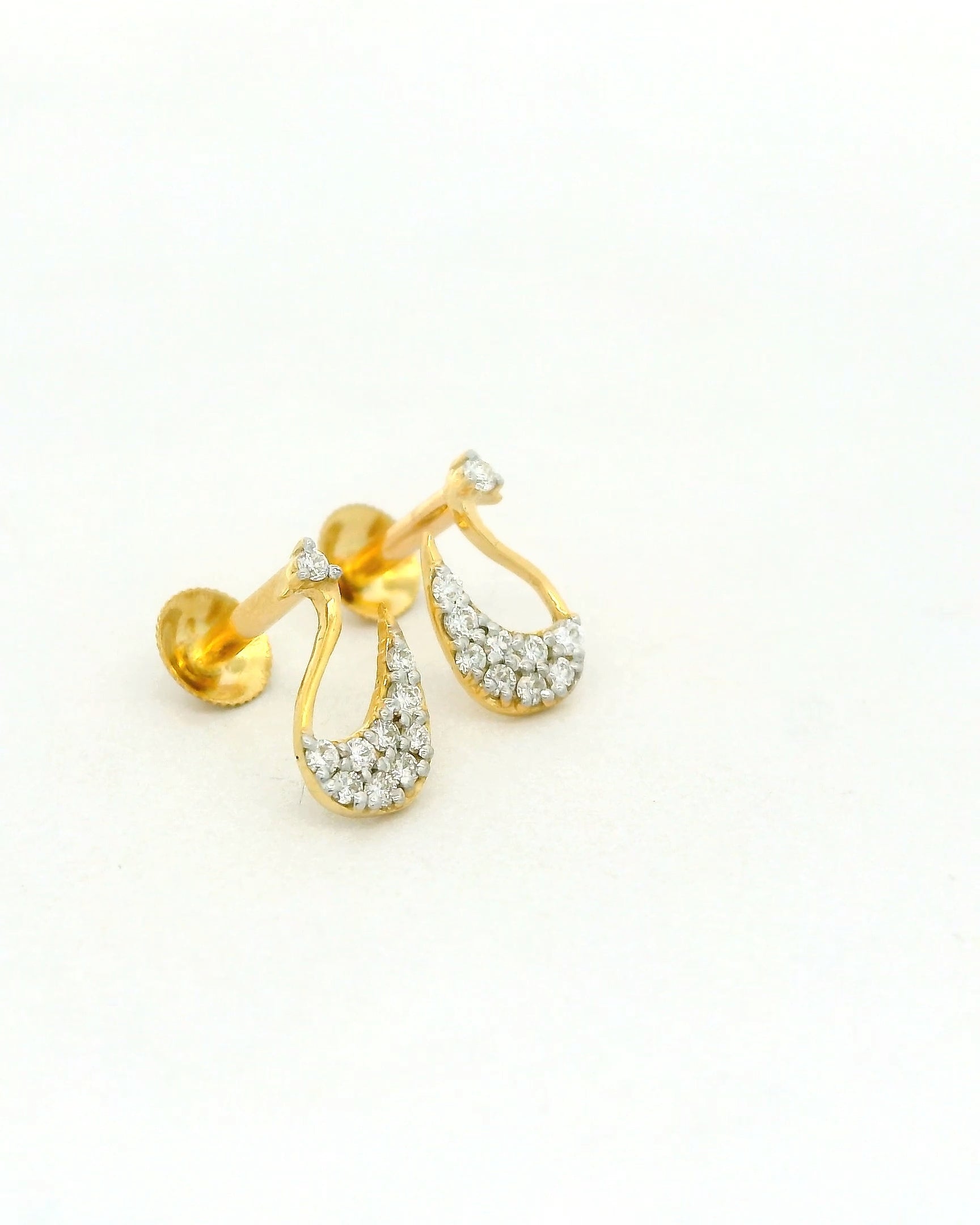 The Majestic Swan Studs   -STDD1079