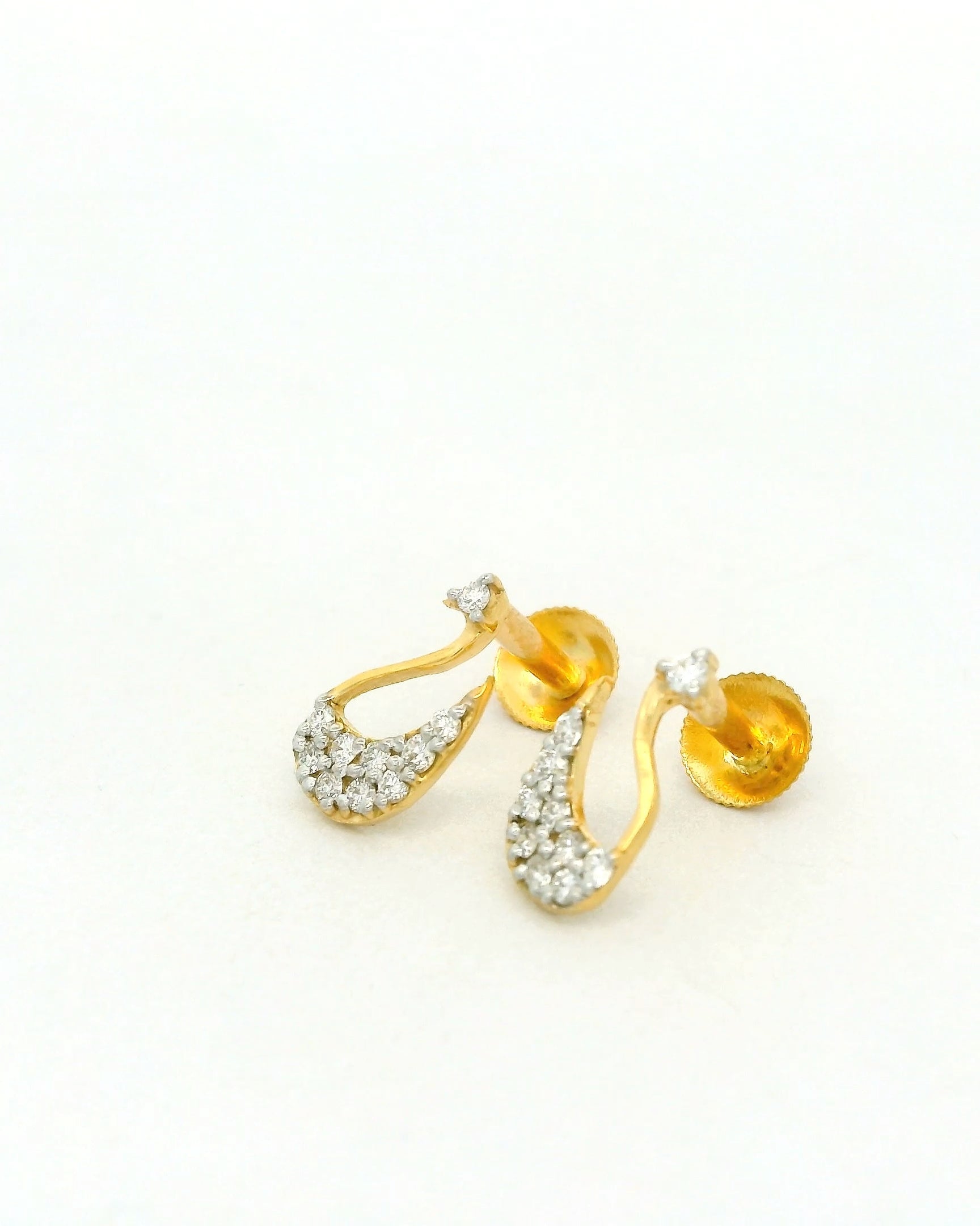 The Majestic Swan Studs   -STDD1079
