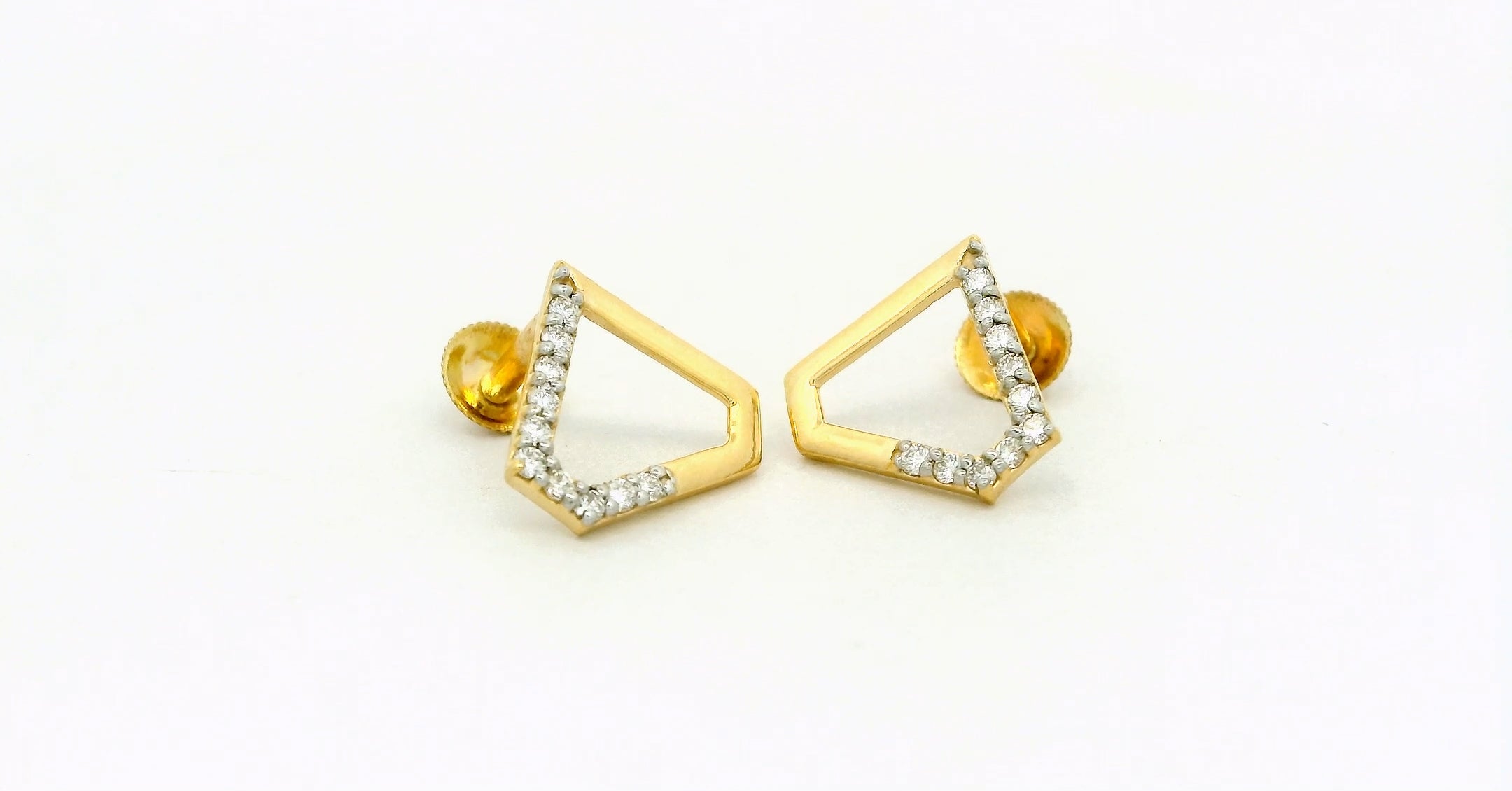 Luxe Polygon Spark Stud  -STDD614