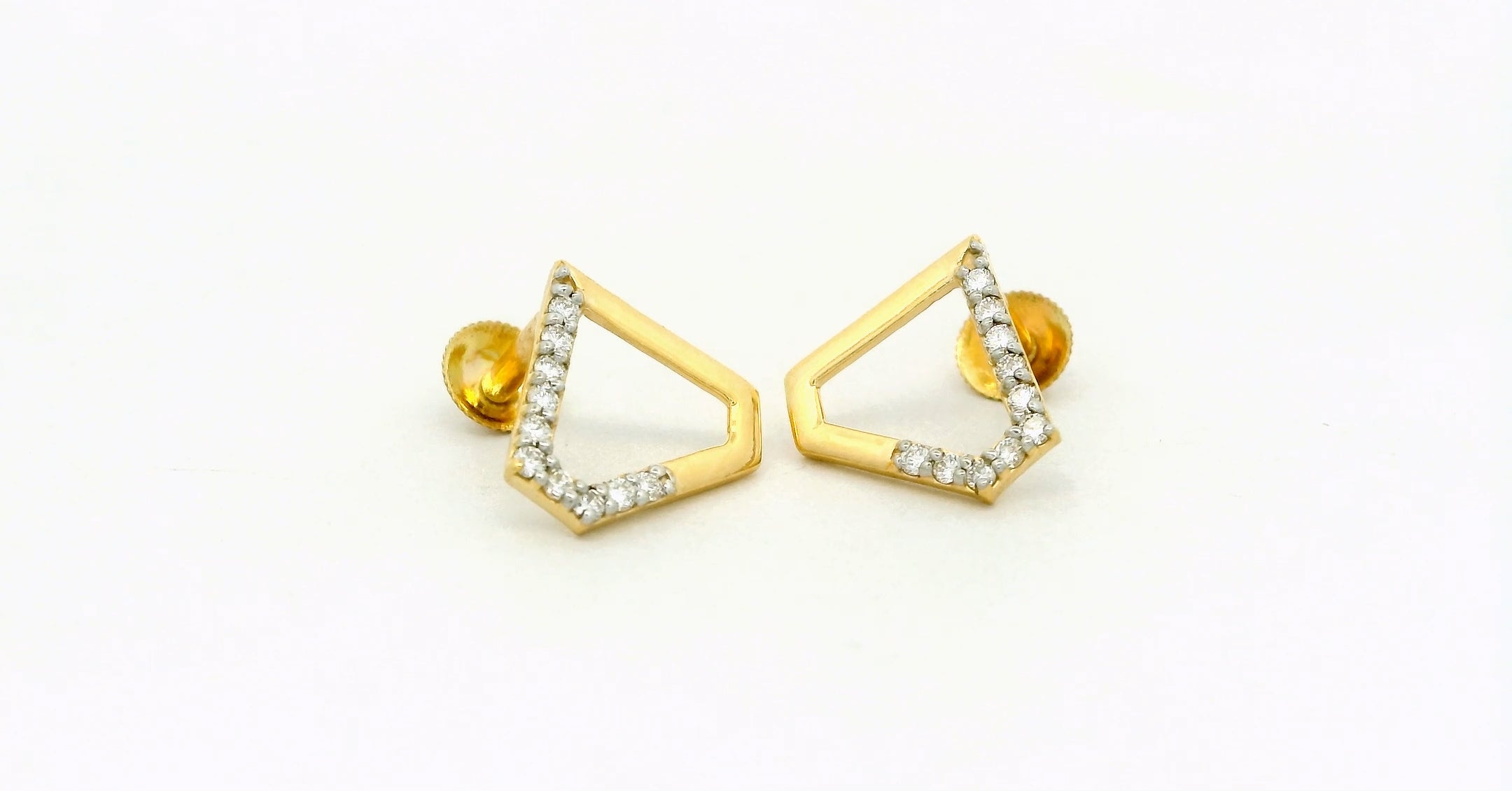Luxe Polygon Spark Stud  -STDD614
