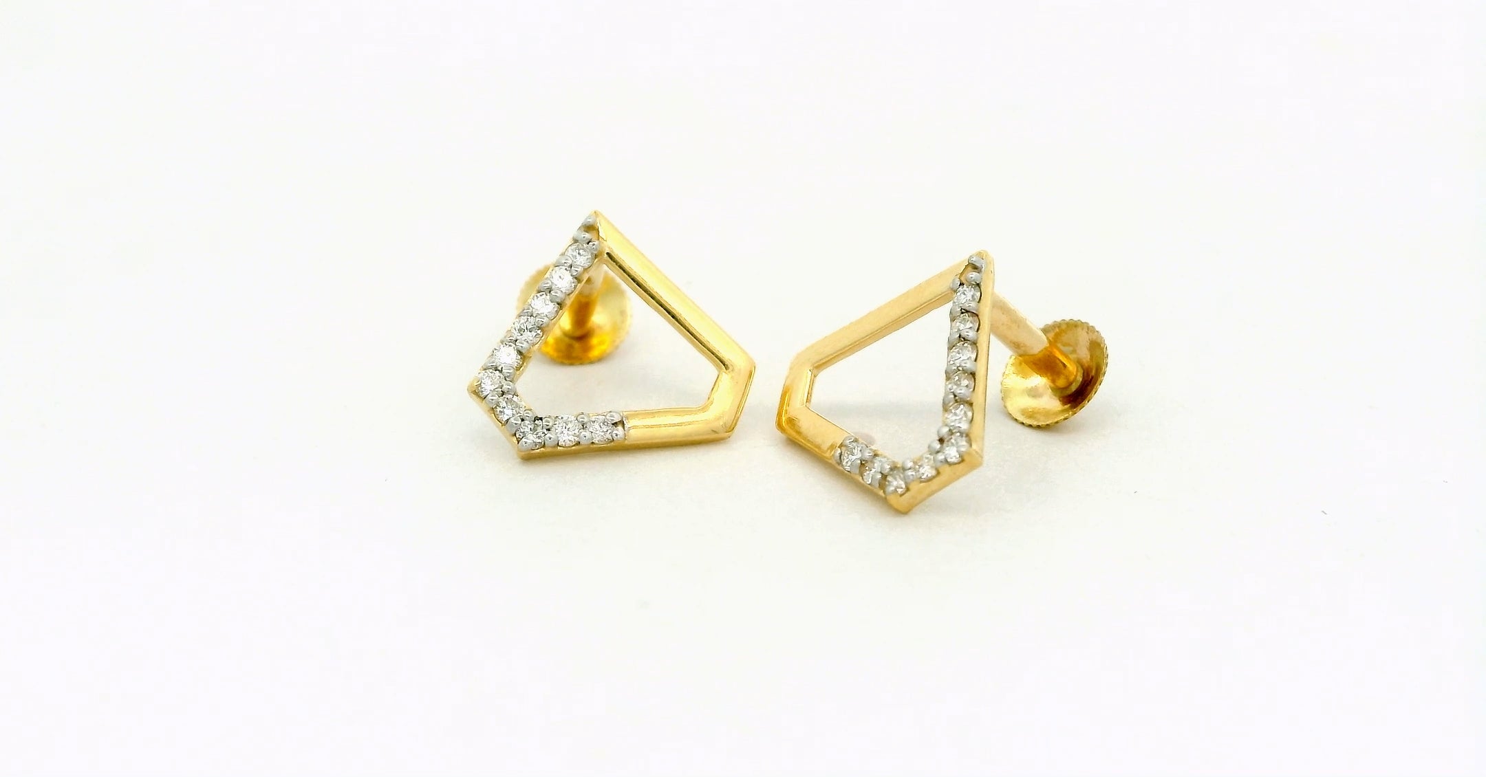 Luxe Polygon Spark Stud  -STDD614