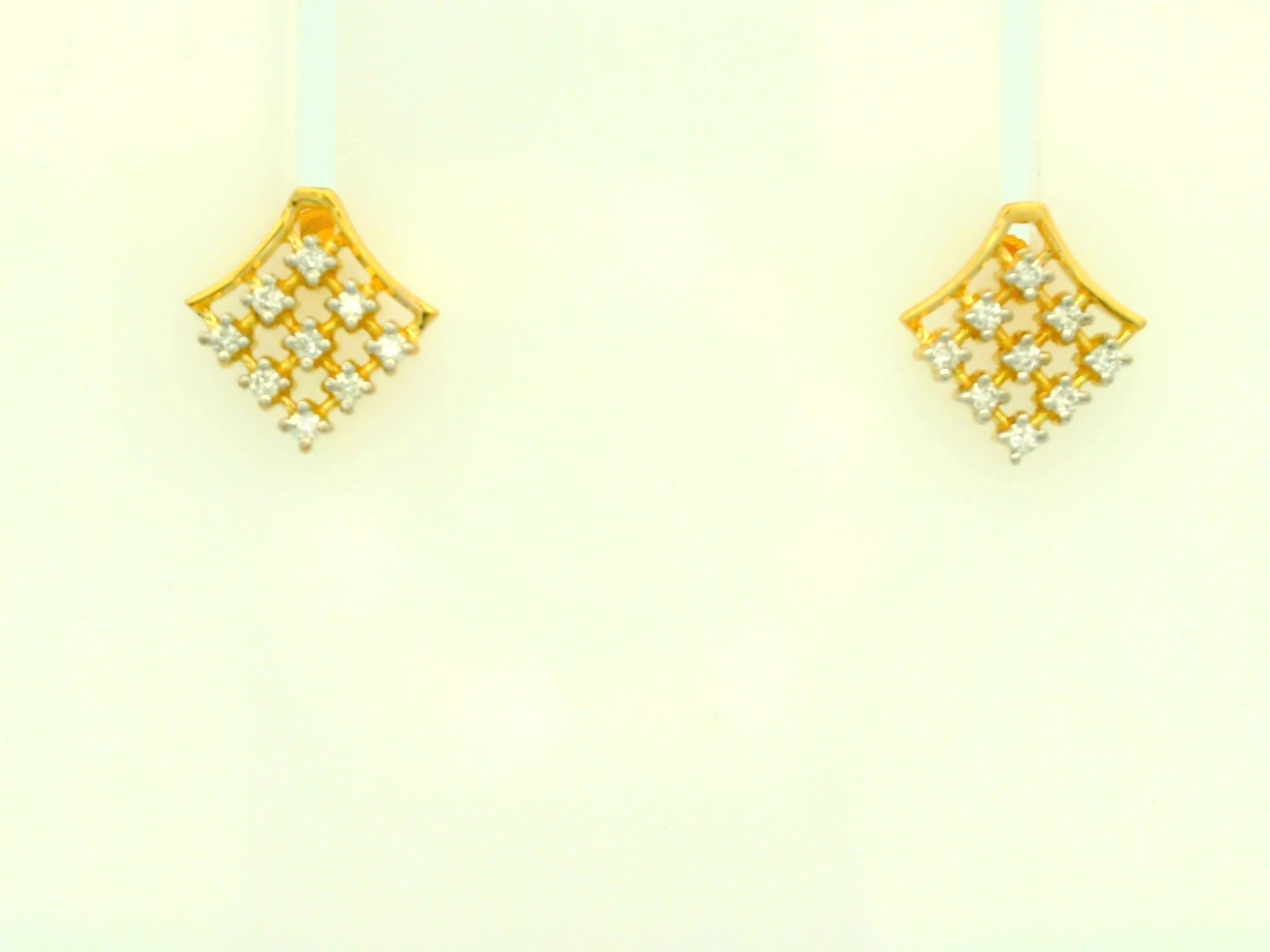 Sparkling Trellis Studs   -STDD950