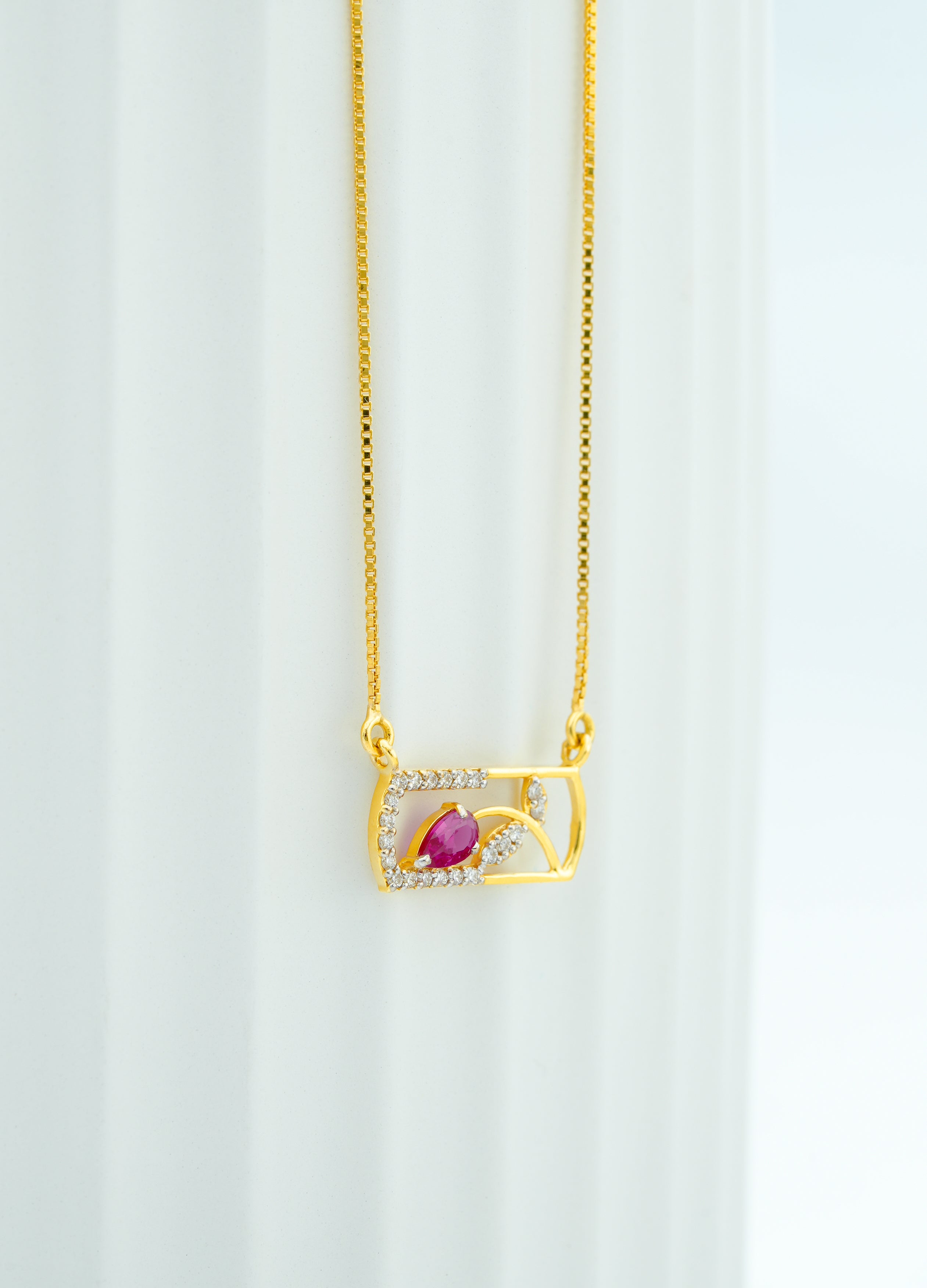 CRIMSON LEAF PENDANT  -CPDH 54