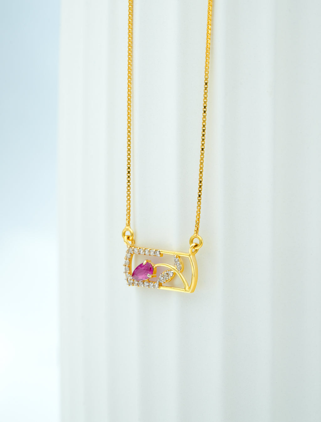 CRIMSON LEAF PENDANT  -CPDH 54