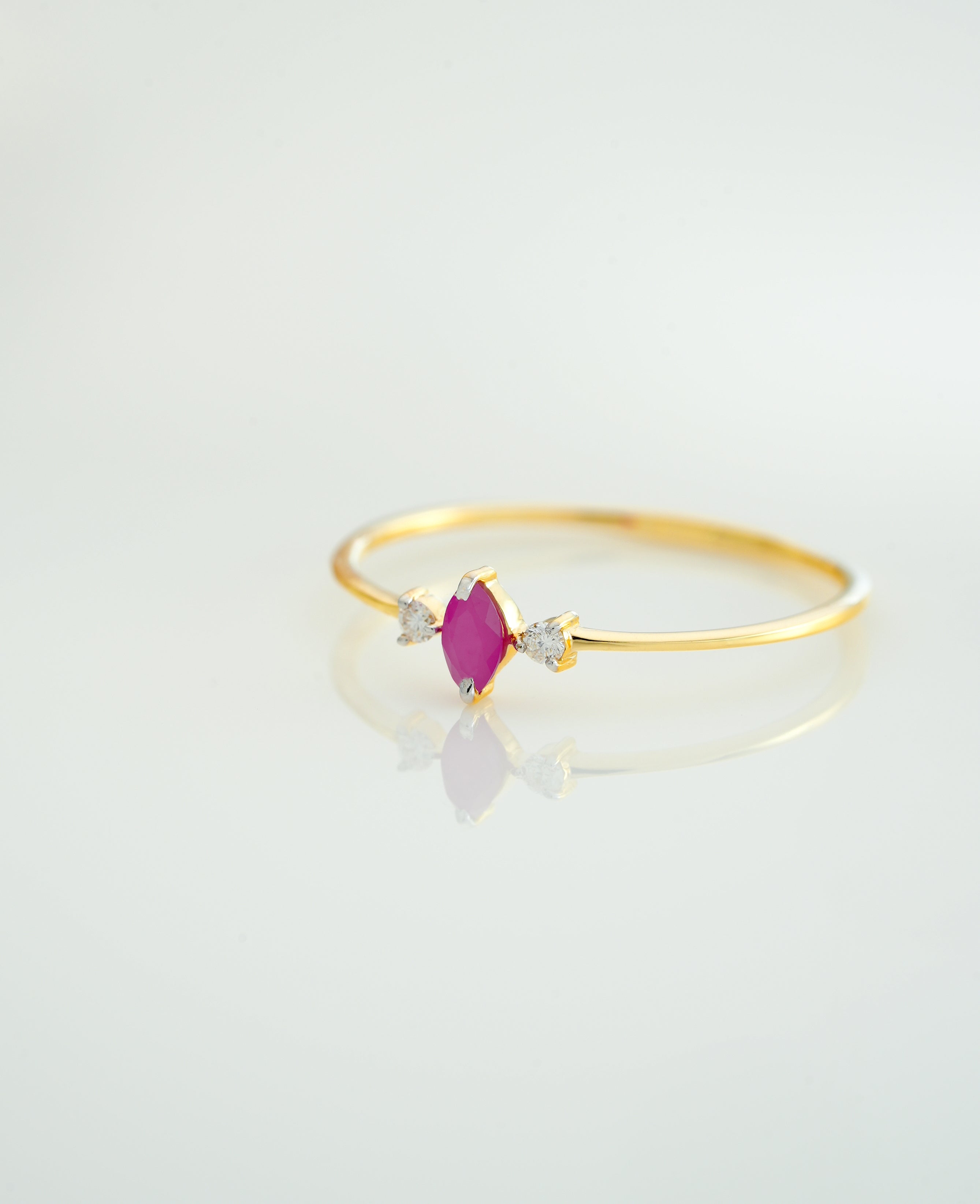 DELICATE  SPARK RING  - CRG 43
