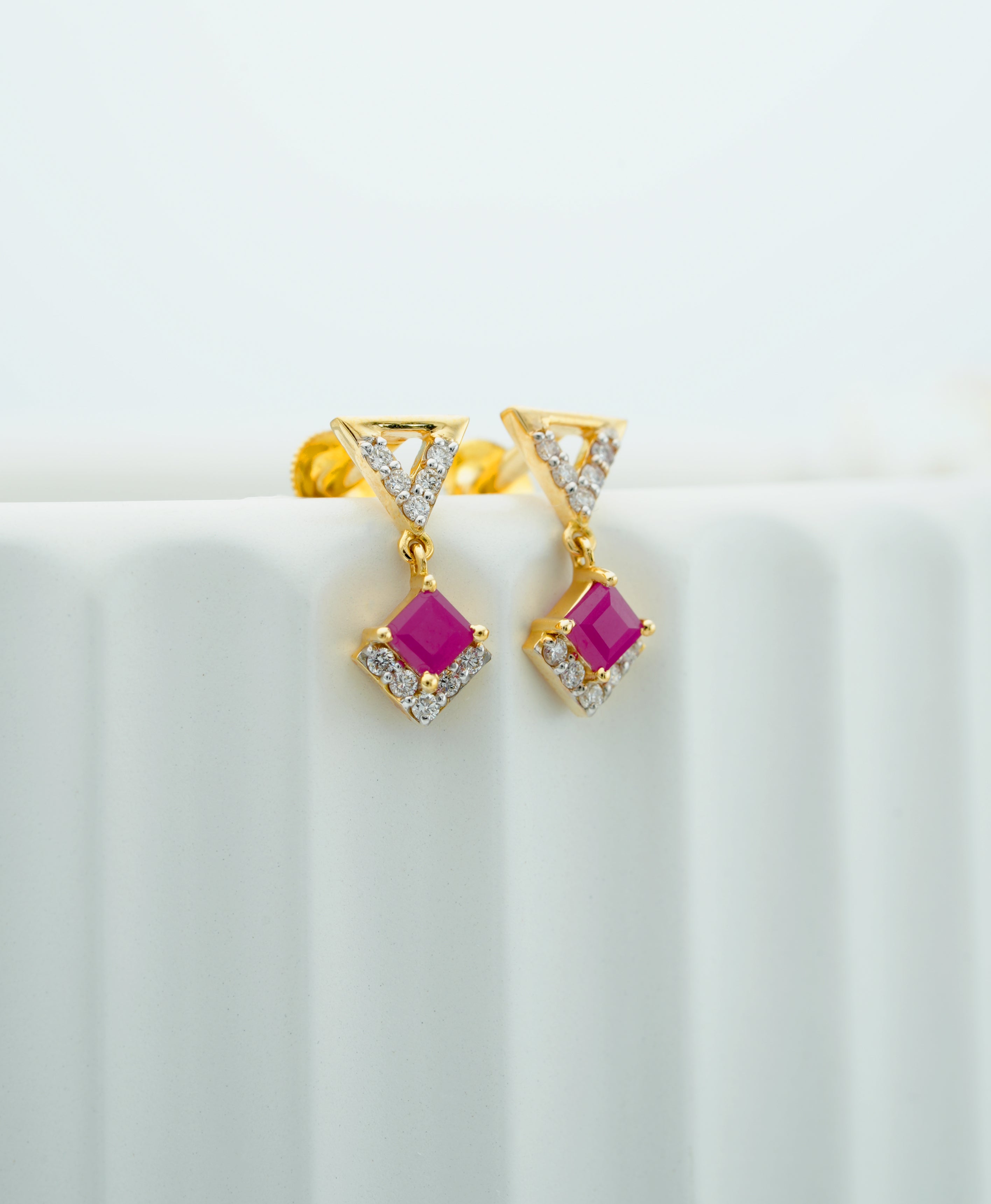 Crimson Geometry Drops -CSTD 85