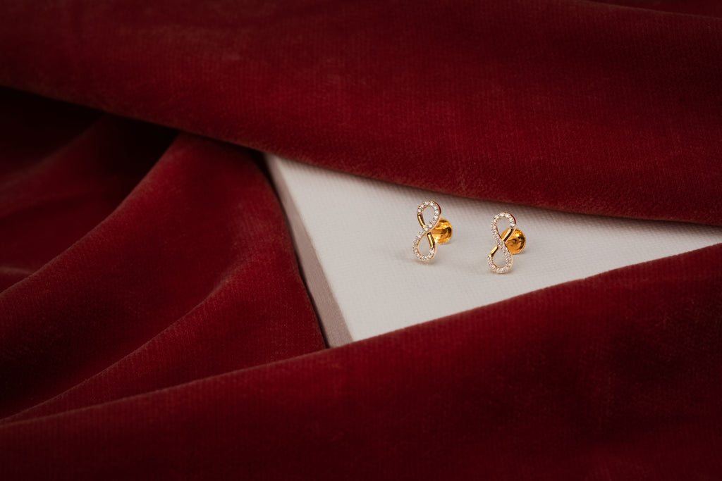 Elegant Infinity  stud  - STDD