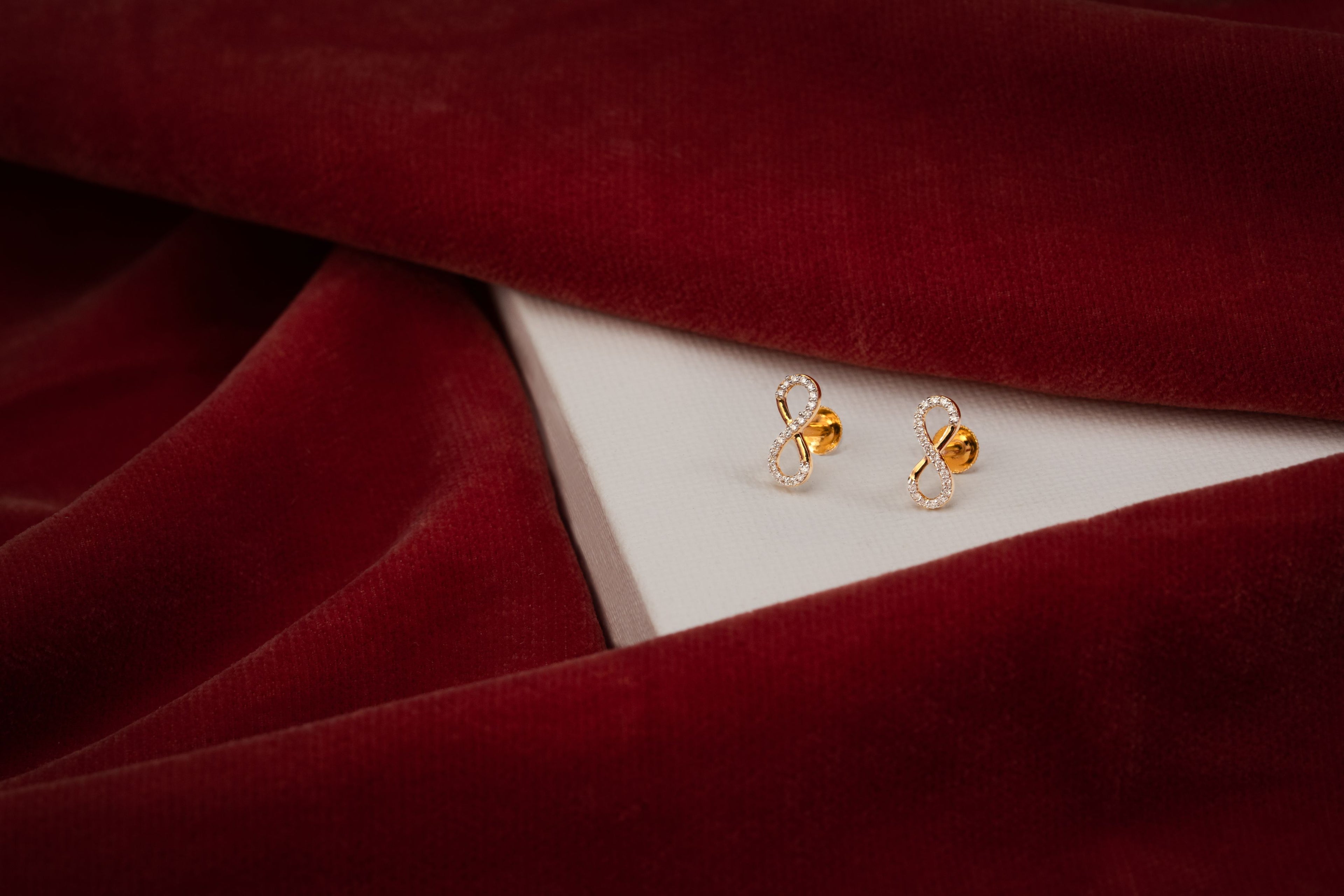 Elegant Infinity  stud  - STDD