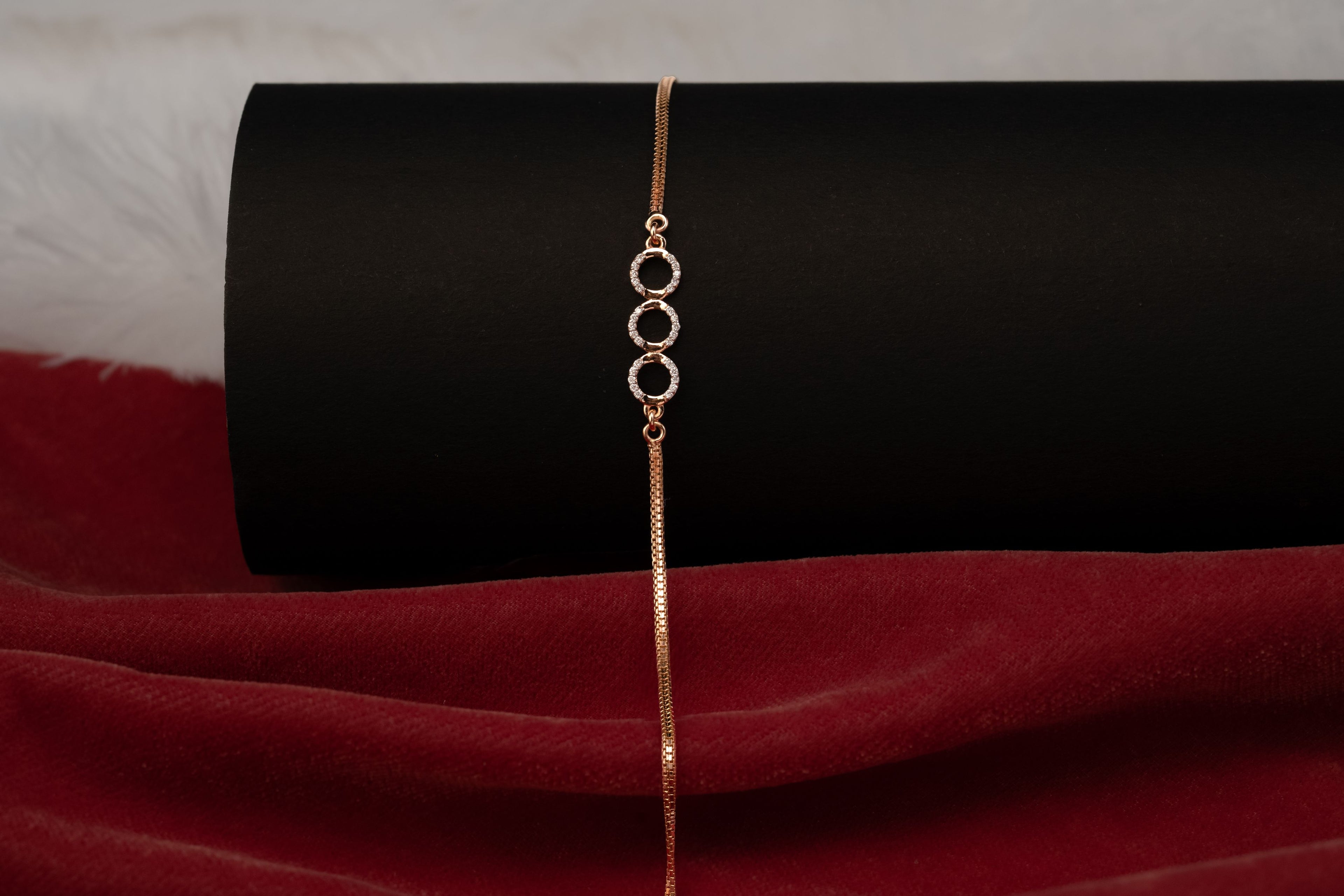 Elegant Gold Circle Link  - TBC